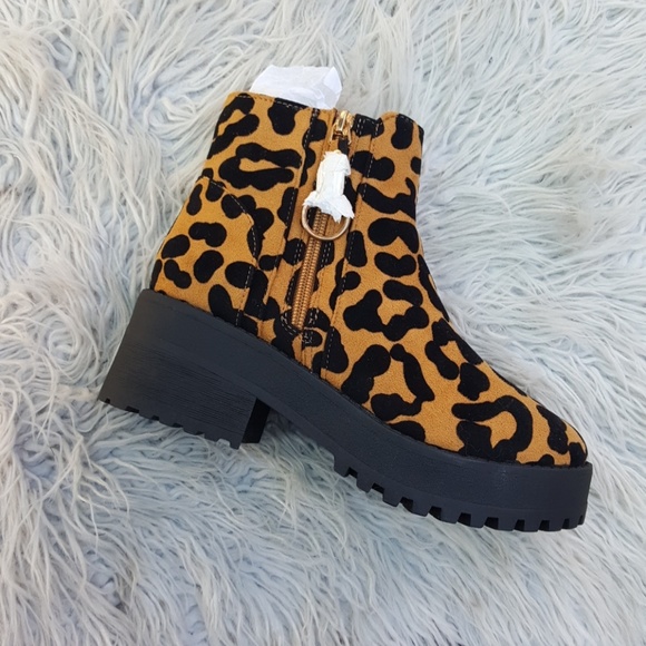 Qupid Boots - Picture 2 of 4